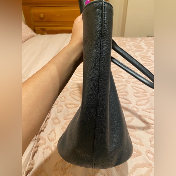 AUTHENTIC LONGCHAMP NAVY LEATHER SHOULDER/TOTE BAG WITH ZIPPER CLOSURE - Picture 9 of 16